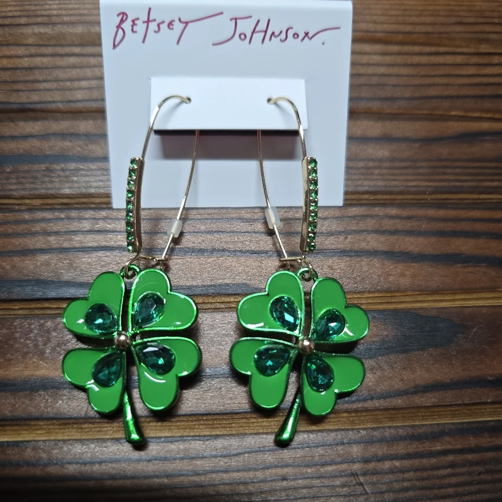 Betsey Johnson Shamrock Roll Dangle Earrings! - Picture 1 of 11